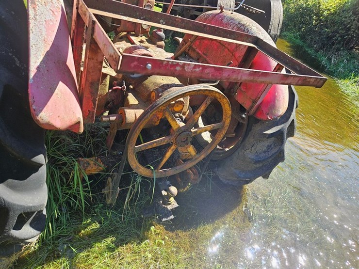 #2529-•-bf-avery-model-a-tractor-image-17