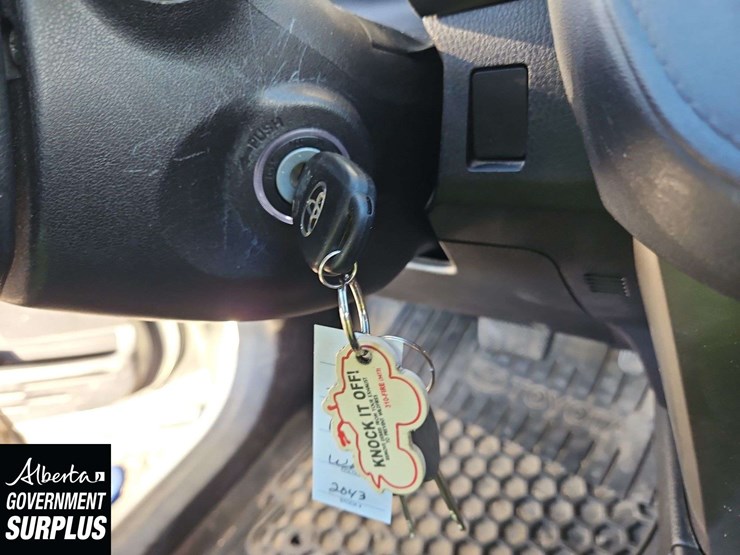 2015-toyota-rav4-le-image-23