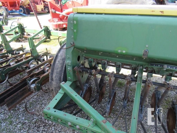 john-deere-8300-image-5