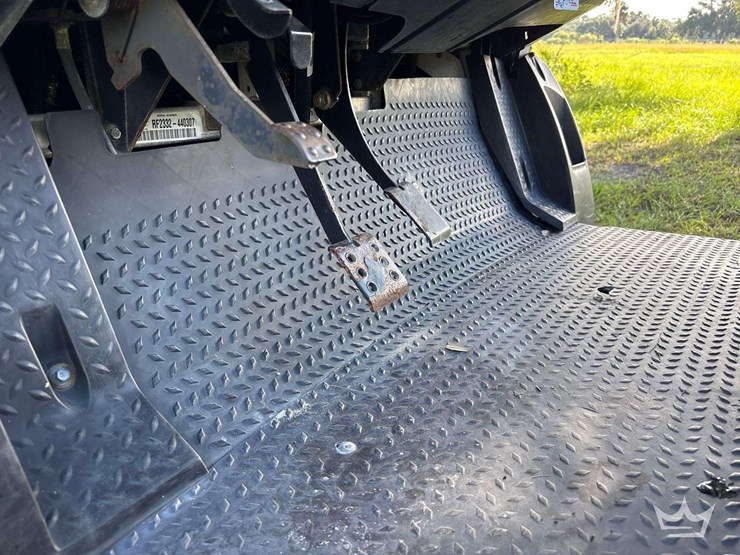 2023-club-car-carryall-1500-4x4-diesel-utility-cart-image-23
