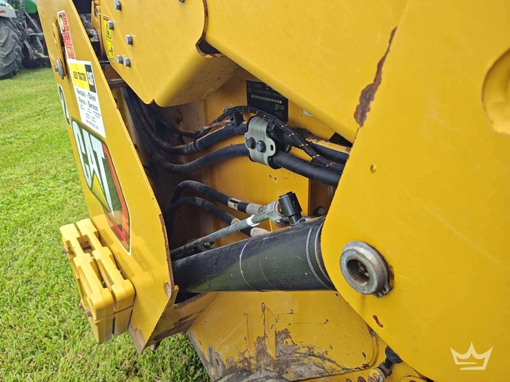 2021-caterpillar-299d3-image-14