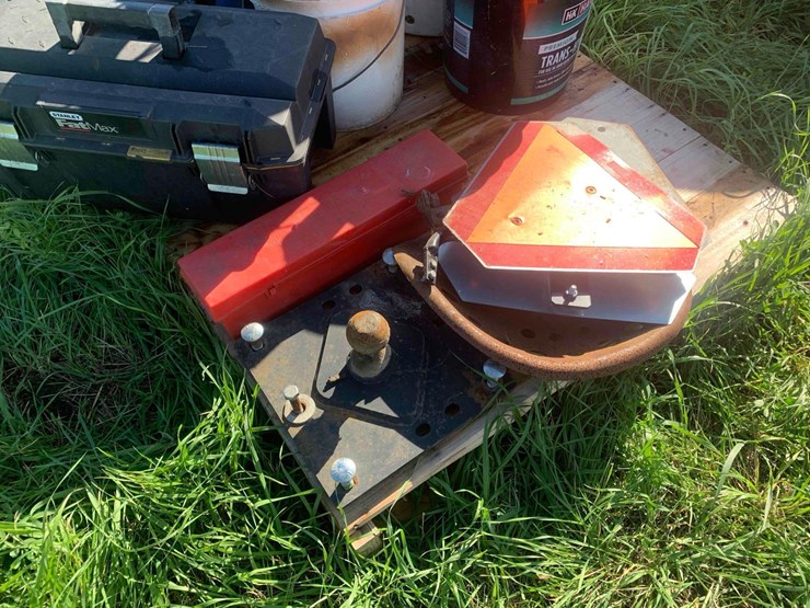 pallet-of-miscellaneous-items-image-6