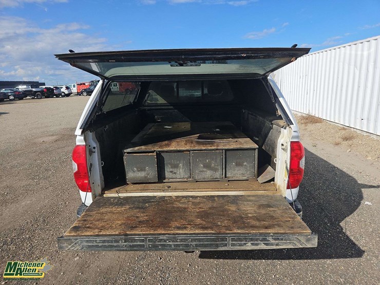 2019-toyota-tundra-image-15