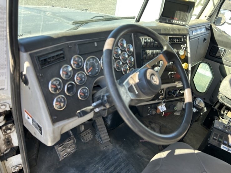 2012-western-star-4900-image-22