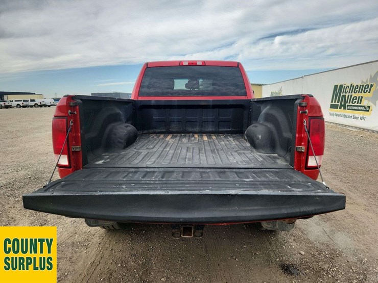 2015-dodge-2500-image-15