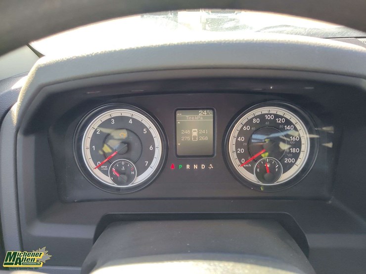 2014-dodge-1500-image-16