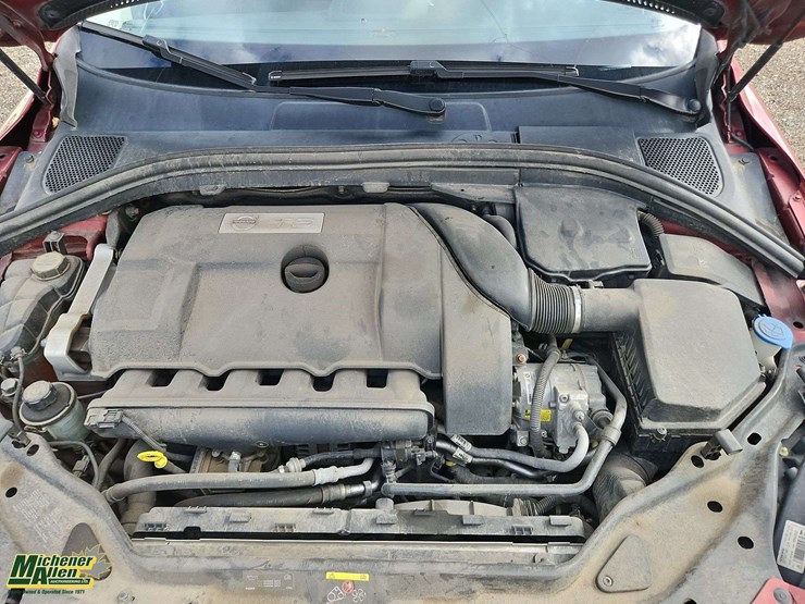 2010-volvo-xc60-image-25
