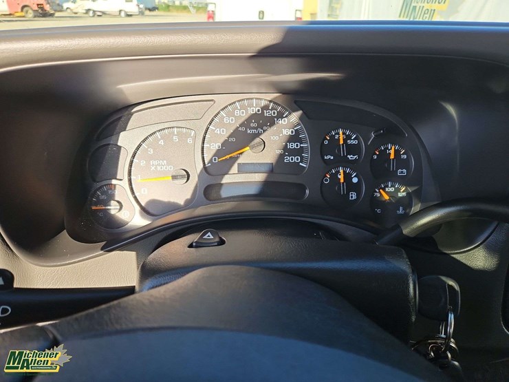 2004-gmc-sierra-2500hd-image-19