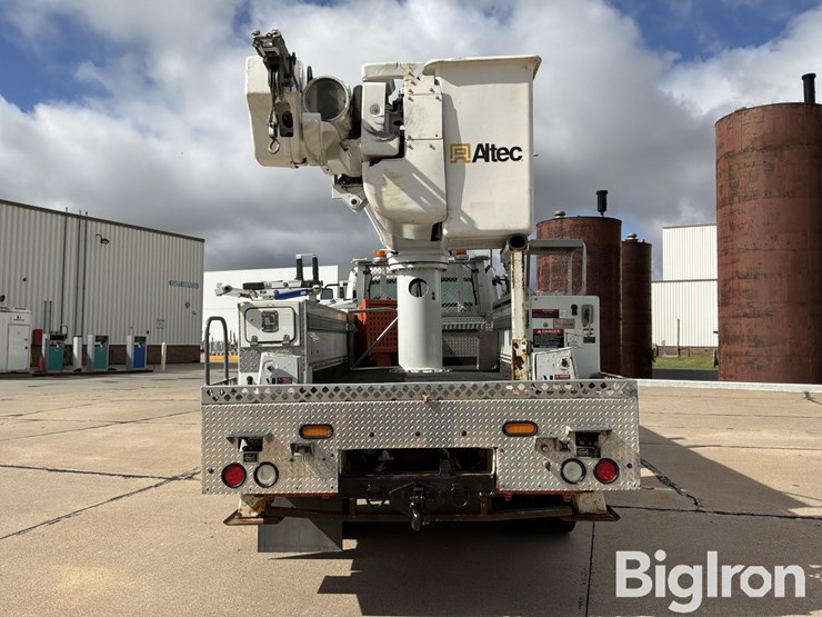 2009-freightliner-m2-106-image-6