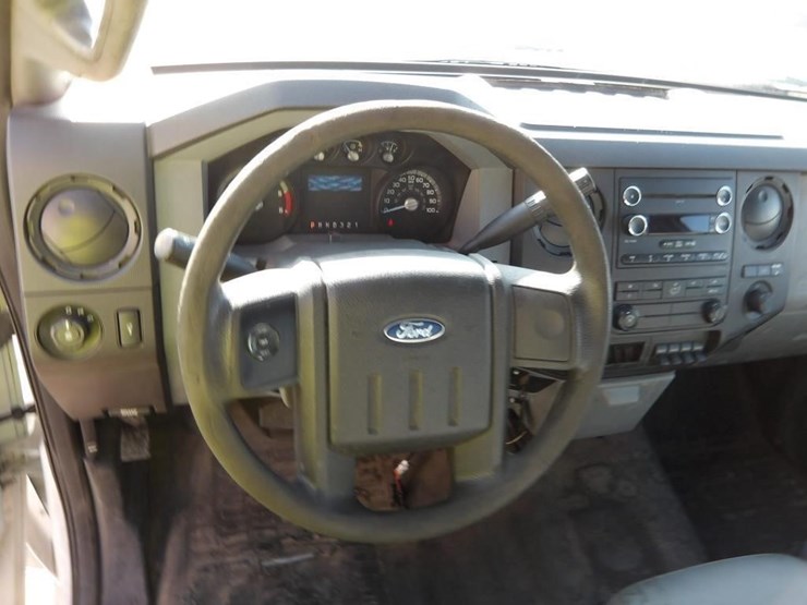2016-ford-f550-xlt-image-22