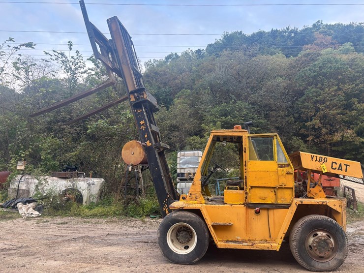 caterpillar-v180-image-1