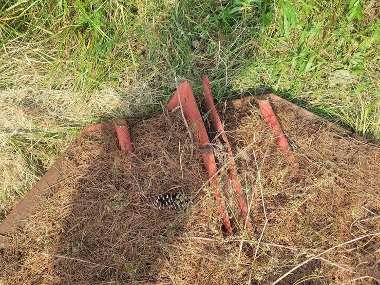 red-rotary-cutter-tractor-implement-with-pto-shaft-image-4