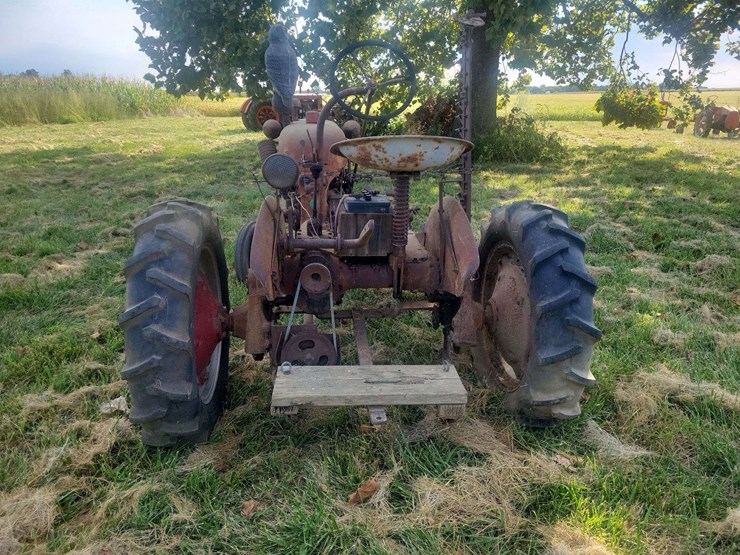 farmall-cub-with-sickle-mower-image-5
