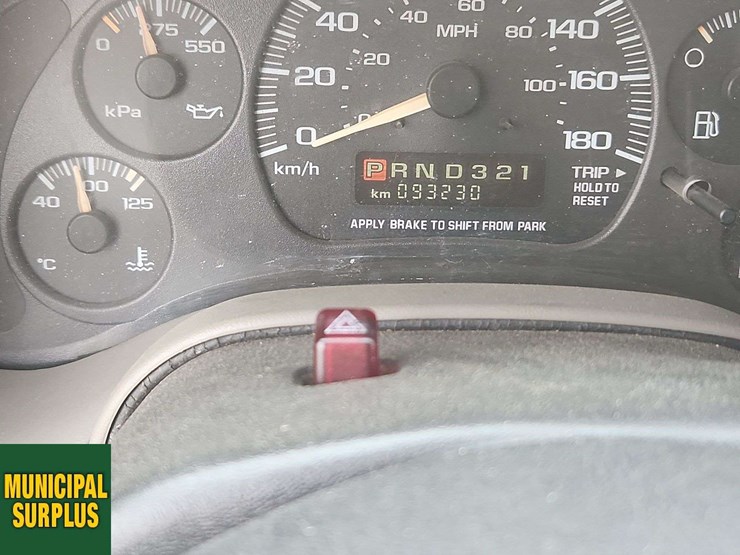 2004-gmc-safari-image-8