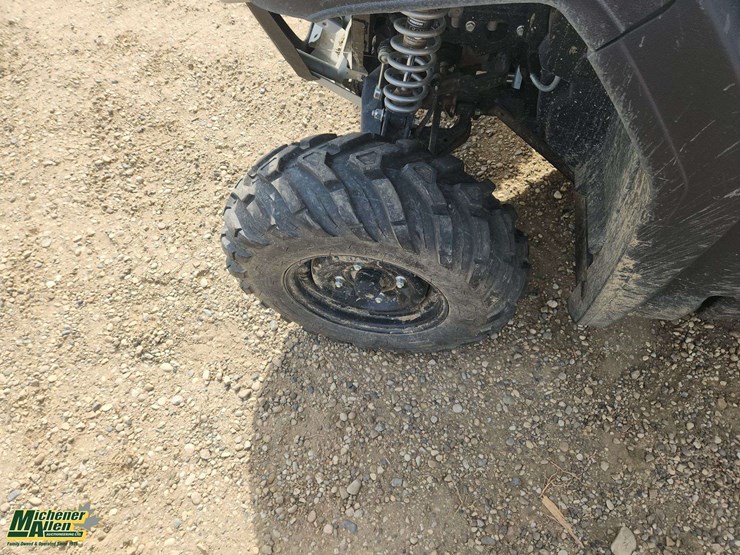 2019-john-deere-gator-image-9