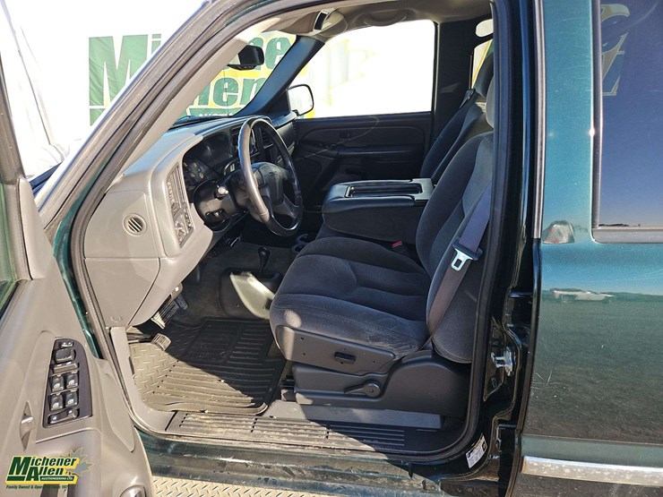 2004-gmc-sierra-2500hd-image-13