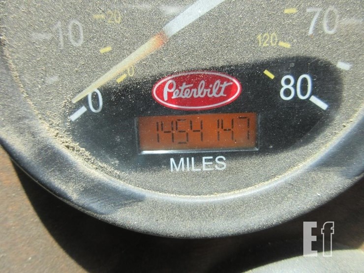 2009-peterbilt-320-image-16