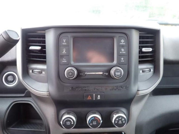 2019-dodge-ram-3500-image-19