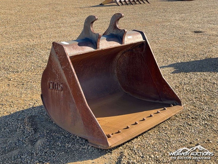 cws-56-in.-excavator-q/c-clean-out-bucket-image-2