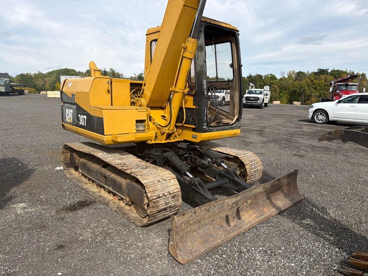 caterpillar-307-image-5
