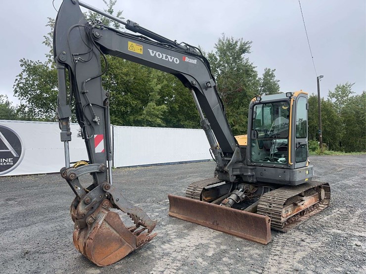 2017-volvo-ecr88d-image-1