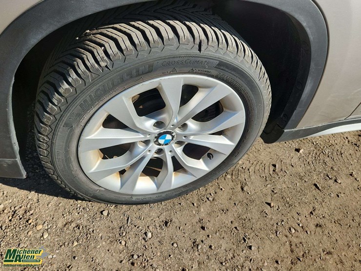 2012-bmw-x1-image-30