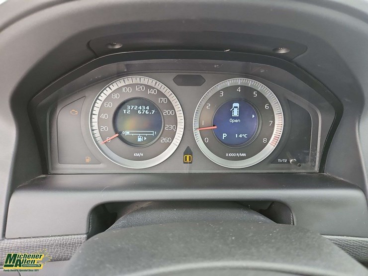 2010-volvo-xc60-image-18