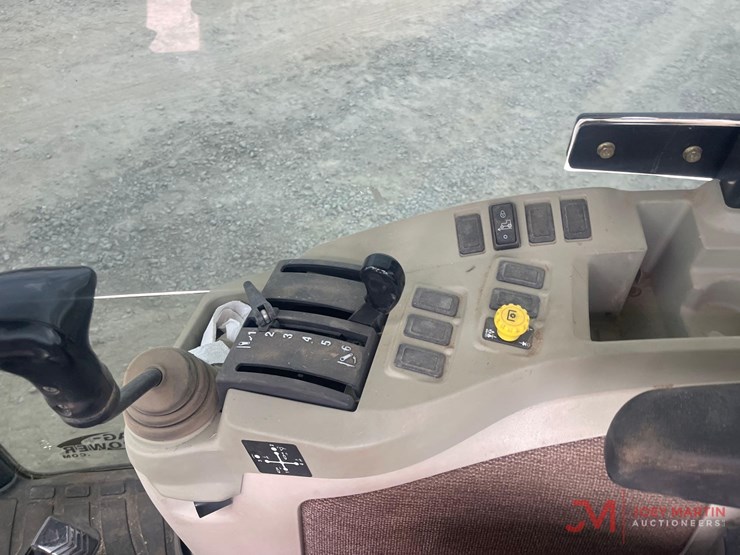 john-deere-3320-image-19