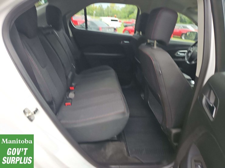 2014-chevrolet-equinox-image-27