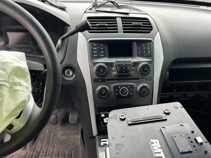 2014-ford-explorer-image-15