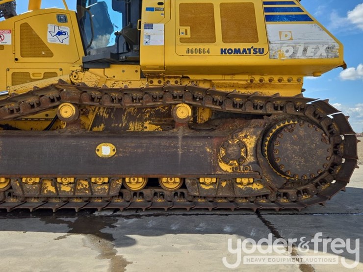 2018-komatsu-d61ex-24-image-11