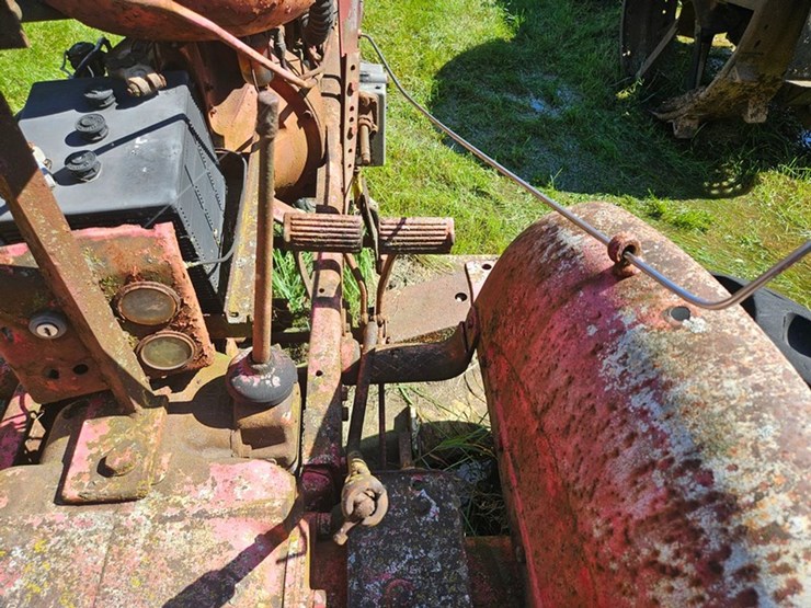 #2529-•-bf-avery-model-a-tractor-image-22