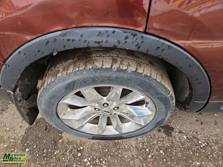 2015-ford-explorer-limited-image-11
