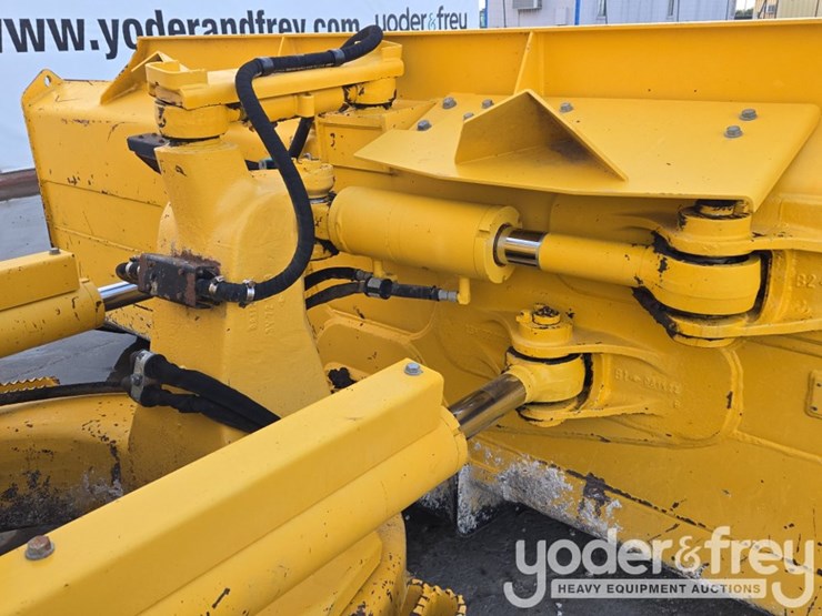 2023-komatsu-d61px-24-image-26