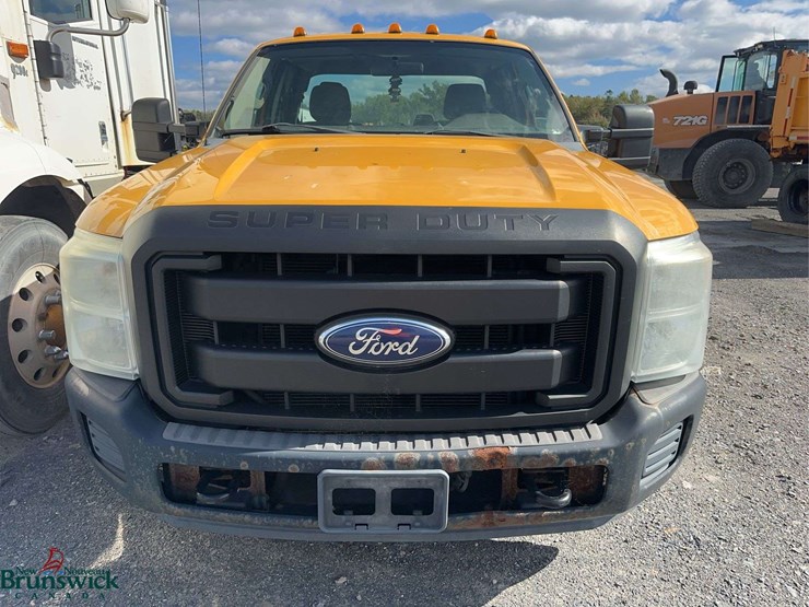 2011-ford-f350-xl-image-2