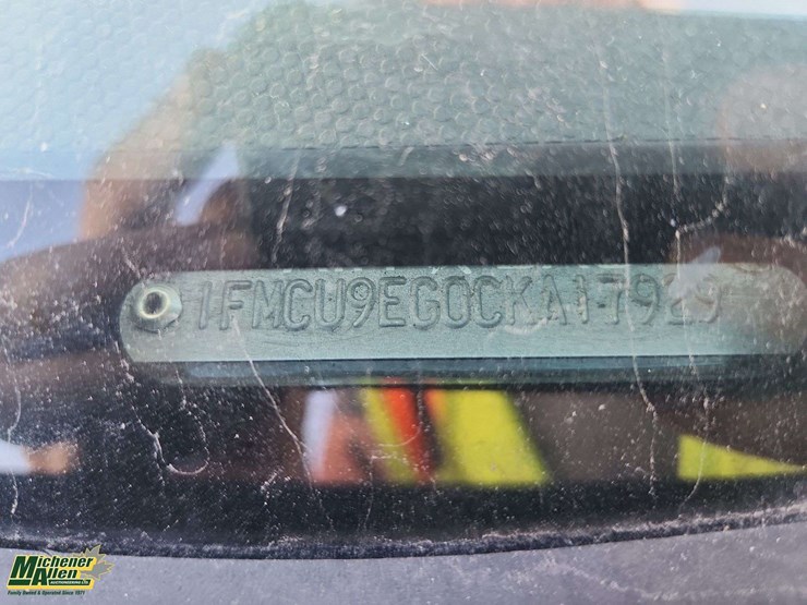 2012-ford-escape-image-35