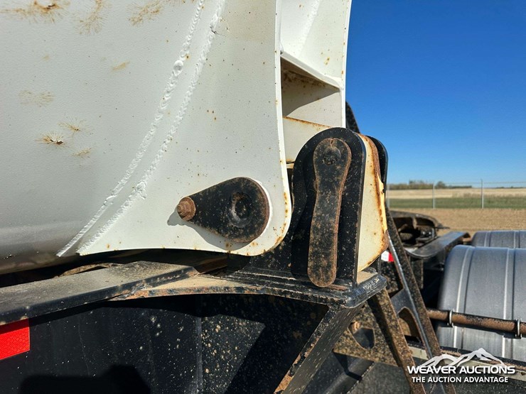 2015-doepker-sd17799-l-t/a-side-dump-trailer-image-18