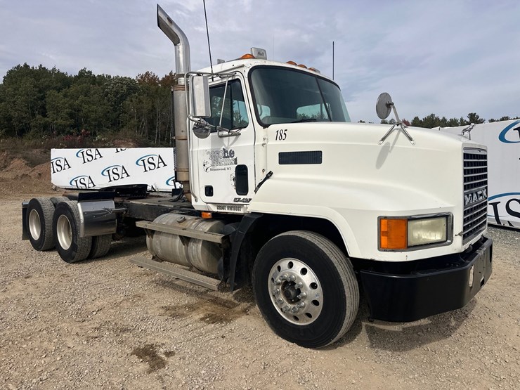 2000-mack-ch613-image-7