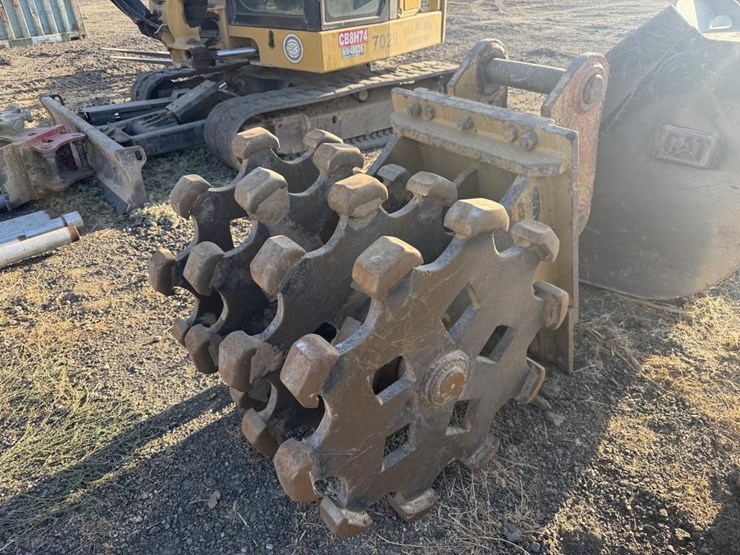 cat-excavator-compaction-wheel-image-2