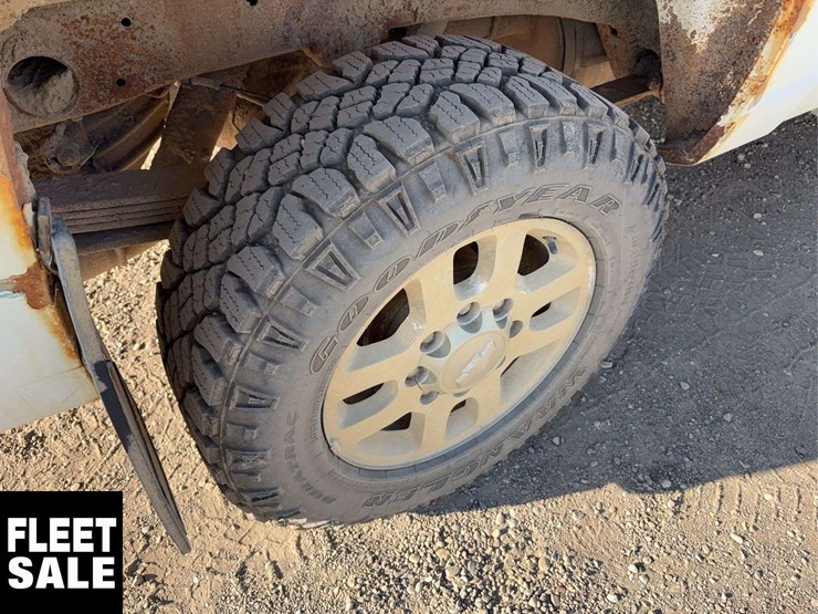 2011-chevrolet-silverado-2500hd-image-11