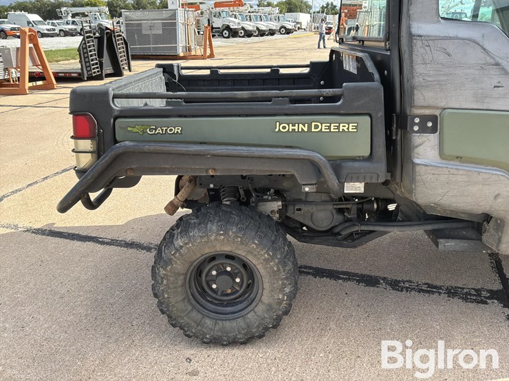 2016-john-deere-gator-image-16