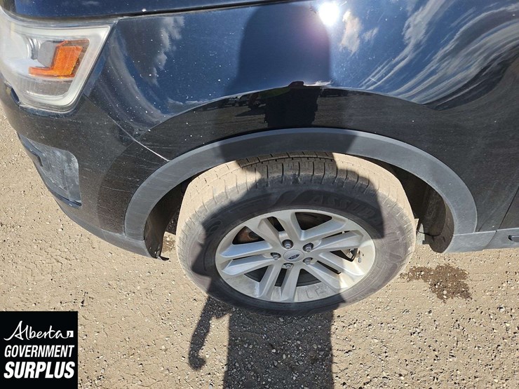 2017-ford-explorer-image-9