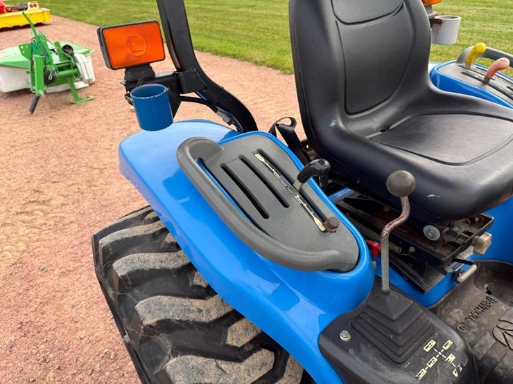 new-holland-tc25d-image-41