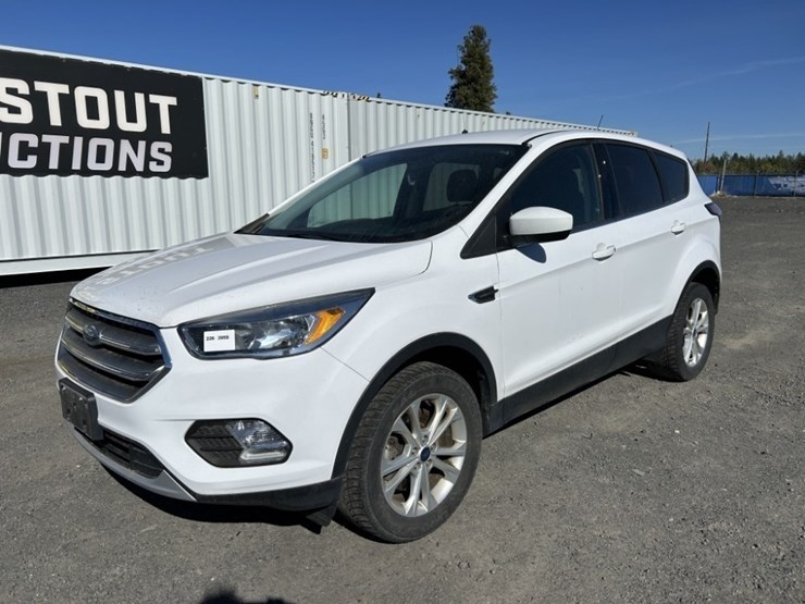 2017-ford-escape-image-1