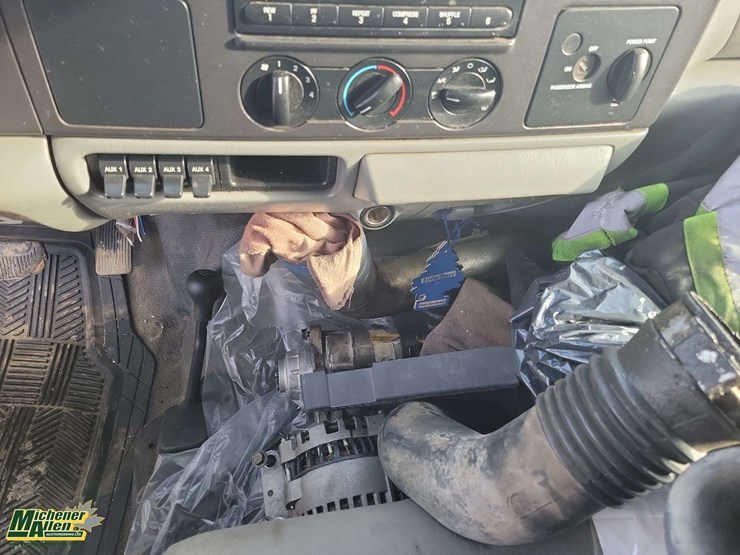 2005-ford-f550-image-19