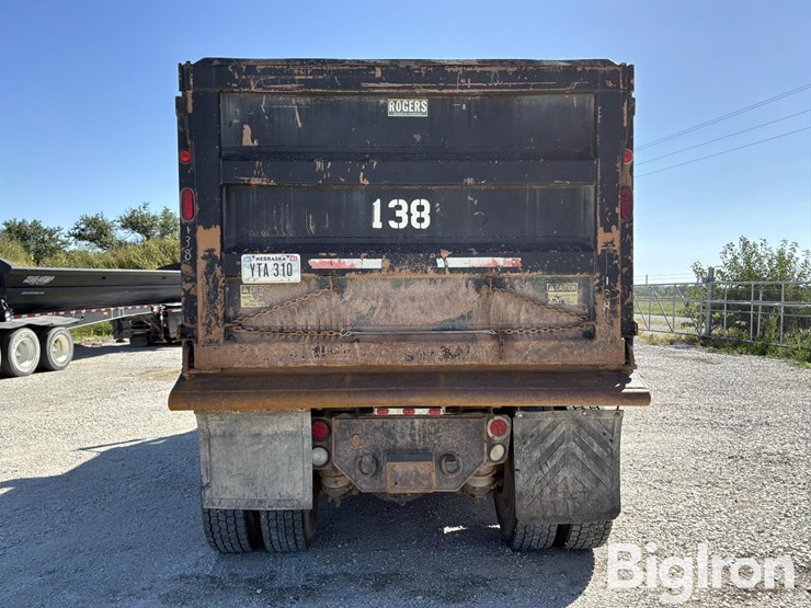 2013-freightliner-114sd-image-6