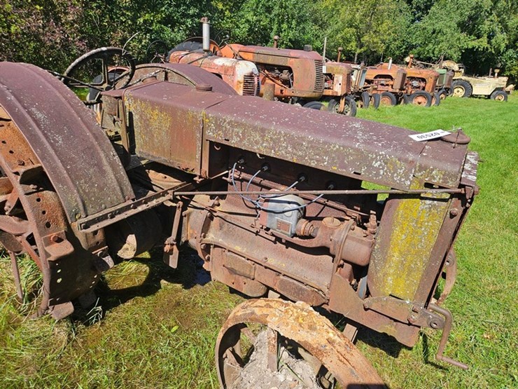#2530-•-1939-case-c-tractor-image-13