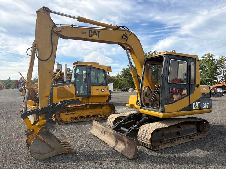 caterpillar-307-image-3
