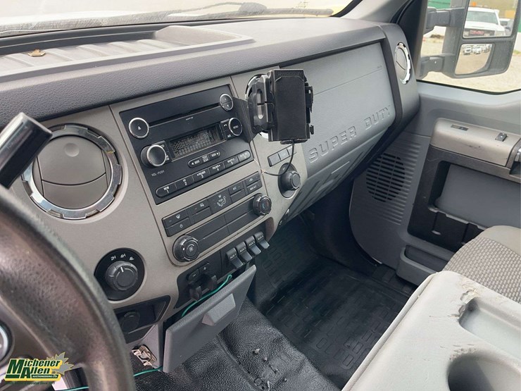2014-ford-f350-image-19