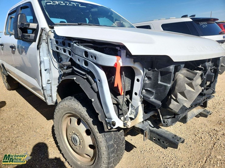 2023-ford-f250-image-25